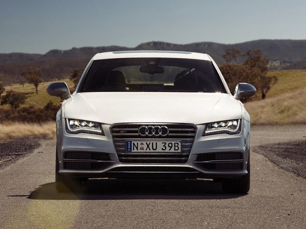 Audi S7. Хэтчбек класса E 3997000 руб./123 000 $ базовая комплектация* 4.0 TFSI Quattro ... - 3