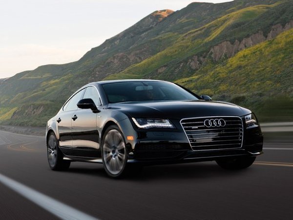 Audi A7 Sportback 3.0 TFSI quattro S-Line. Двигатель 3.0 v6 Мощность 300 л.с. Крутящий момент 440 Нм ...