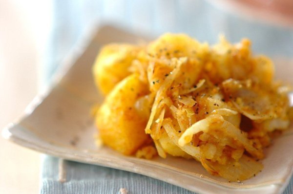 Жареный картофель карри. Ингредиенты: Картофель 2 шт. Растительное масло 30 мл Карри 0,5 ч. л. Соль ...
