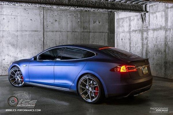 Tesla Model S.: 85  Li-ion: 362 .. : 440 : ... - 2