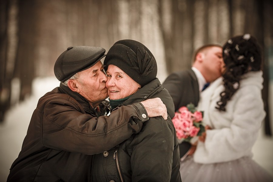 Любви все возрасты покорны кто сказал. Любви все возрасты покорны. Картины любви все возрасты покорны. Любовь на всю жизнь. Любовь в любом возрасте покорна.