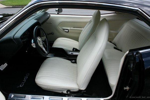 1973 Plymouth Barracuda HEMI Resto-Mod - 8