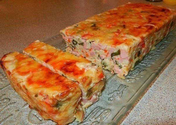 Ветчинно-кабачковый кекс.Ингредиенты:-Кабачок - 1 шт.-Ветчина - 300 г.-Сыр - 300 г.-Яйцо - 3 ...