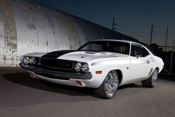 1970 Dodge Challenger - 2