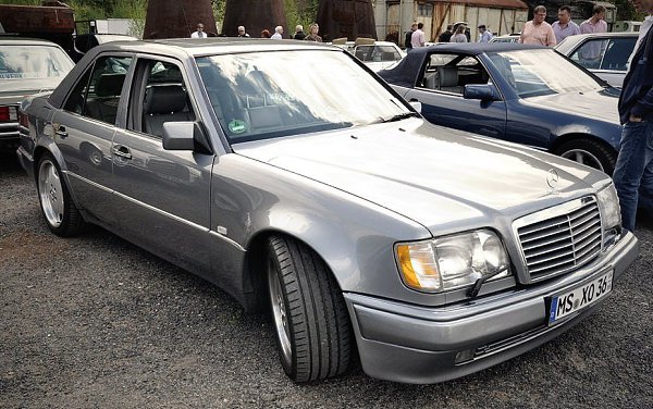 Mercedes-Benz E500 W124