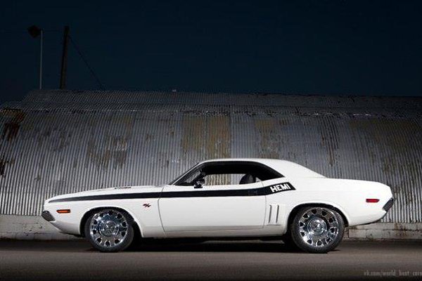 1970 Dodge Challenger - 2