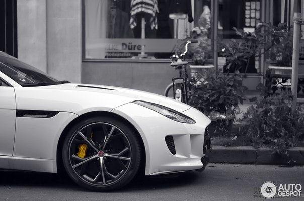 Jaguar F-TYPE R Coupe. - 2