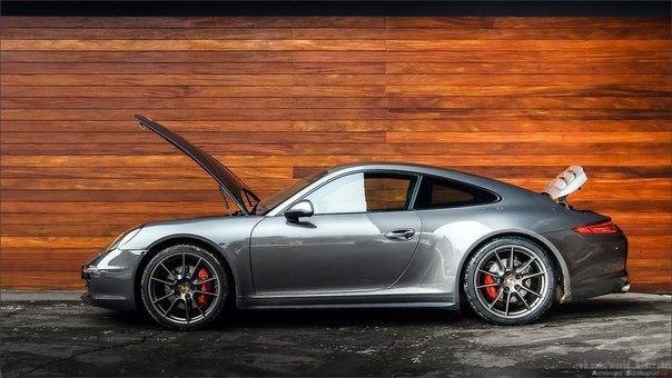 Porsche 911 Carrera 4S (991). - 4