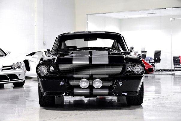 1967 Ford Mustang GT500 - 2
