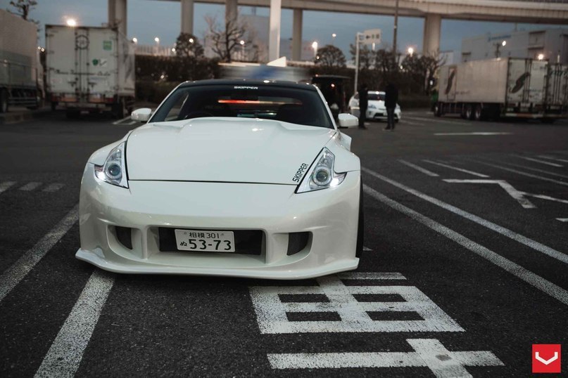 Nissan 370Z.