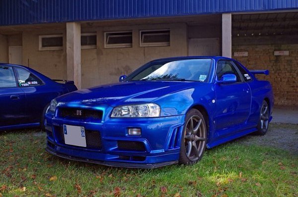 Nissan Skyline GT-R R34 - 8