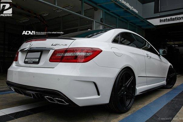 Mercedes-Benz E250 AMG Sport Package. - 8