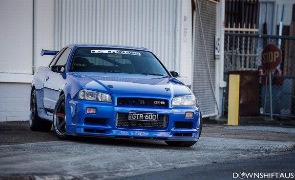 Nissan Skyline GT-R R34 - 5