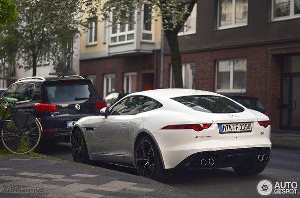 Jaguar F-TYPE R Coupe. - 3