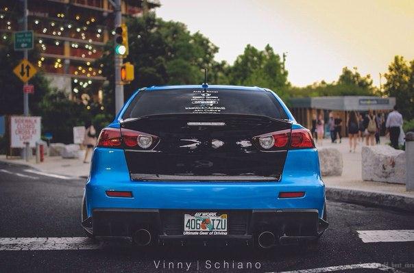 Mitsubishi Lancer Evolution X - 8