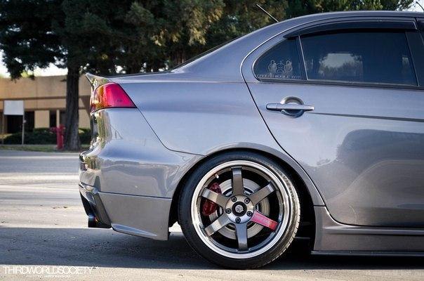 Mitsubishi Lancer Evolution X - 7