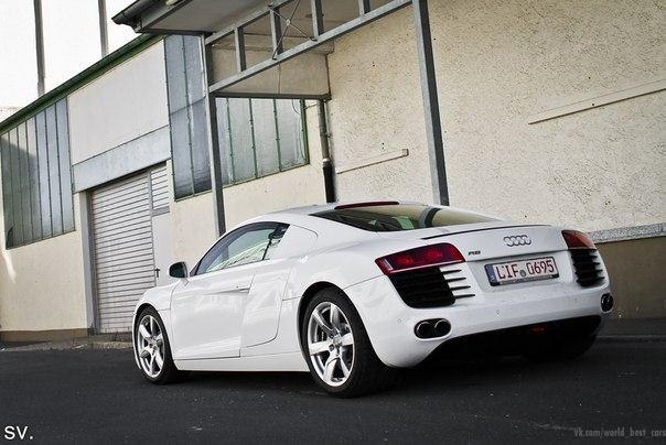 All White Audi R8. - 7