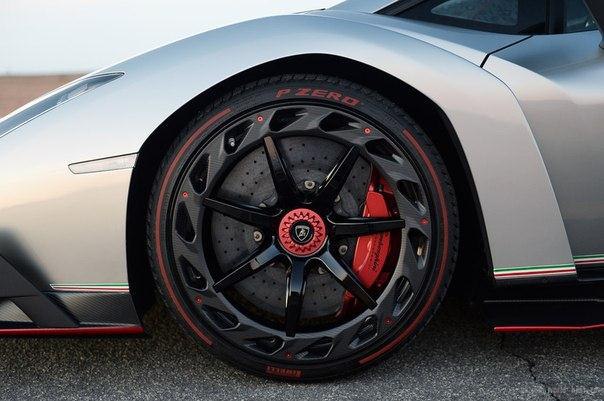 Lamborghini Veneno - 7