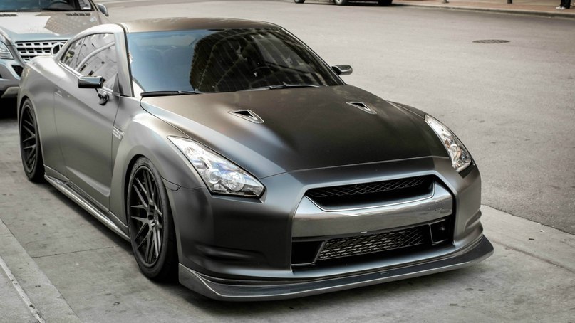 Nissan GT-R