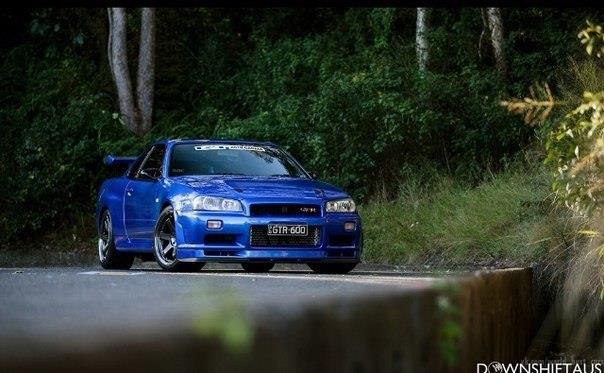 Nissan Skyline GT-R R34 - 8