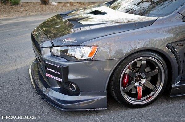 Mitsubishi Lancer Evolution X - 5