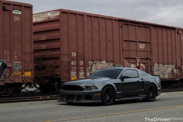 Ford Mustang GT 5.0 - 7