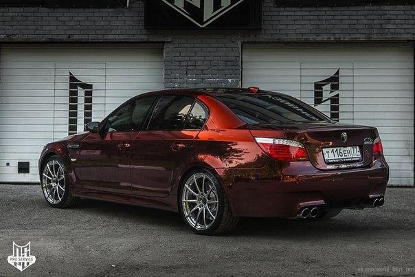 BMW M5 (E60) 
