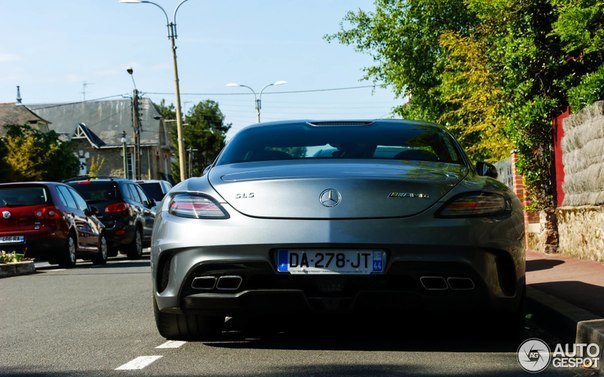 Mercedes-Benz SLS AMG Black Series (C197). - 3