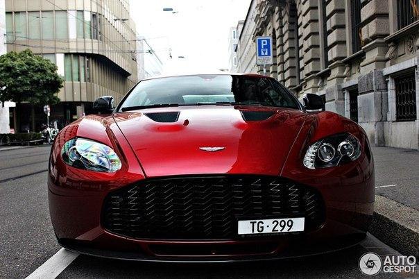 Aston Martin V12 Zagato - 2