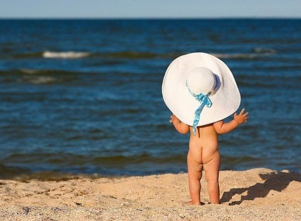 К морю бы сейчас махнуть - в волны попу окунуть!...