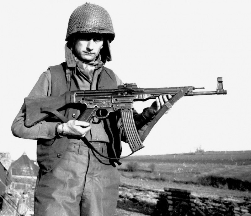 STG44    