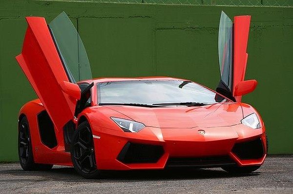 Lamborghini Aventador LP700-4