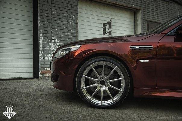 BMW M5 (E60) 