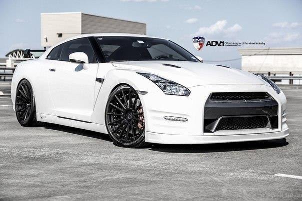 Nissan GT-R - 2