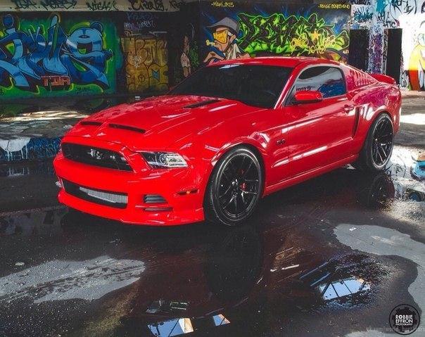 Ford Mustang - 3