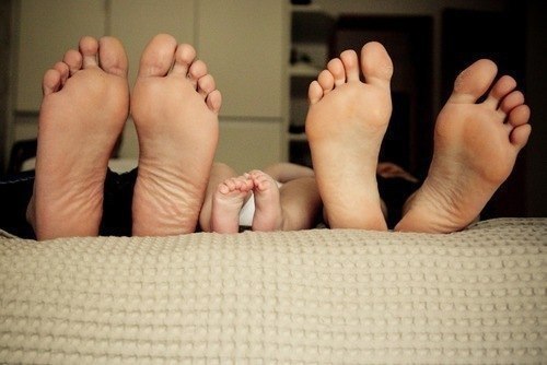 Семья – это счастье, любовь и удача, Семья – это летом поездки на дачу. Семья – это праздник, ...