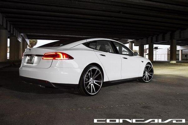 Tesla Model S - 5