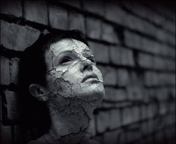 Пожалуй, проще стоит жить: Не тратить время на скандалы И счастьем надо дорожить, А мы всё рушим как ...