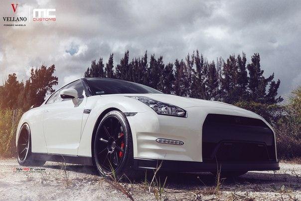 Nissan GT-R on Vellano Forged Wheels. - 2