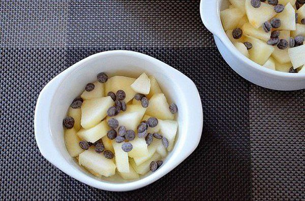 Грушево-шоколадный крамбл.Один из вариантов несложных и вкусных десертов, особенно актуален в летний ... - 6