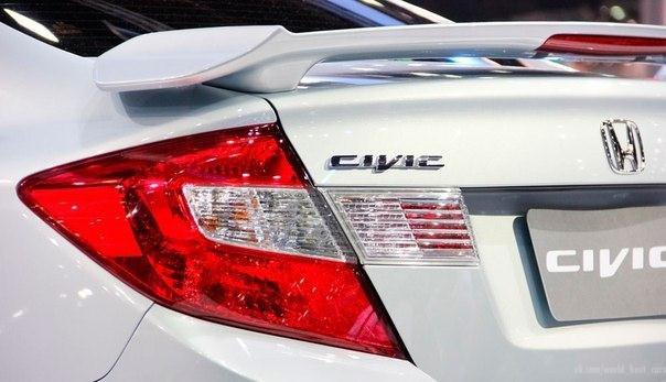 Honda встроила поддержку iPhone в новый Civic. В поступившем вчера в продажу новом Honda Civic есть ...