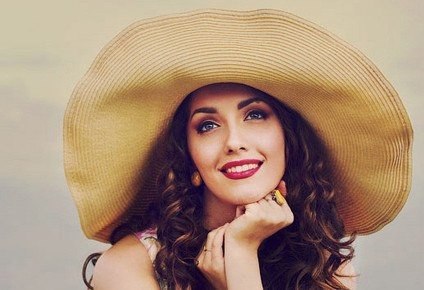 Я старомодна. Я считаю, что мужчина должен уступать мне место в транспорте, даже если я не ...