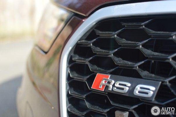hocolate-brown Audi RS6 Avant. - 6