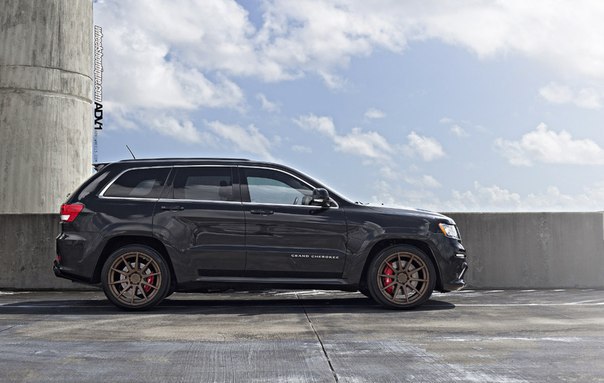 Jeep Grand Cherokee SRT8 - 3