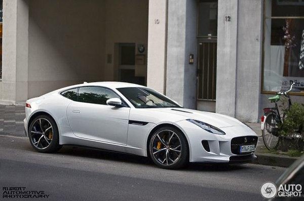 Jaguar F-TYPE R Coupe.