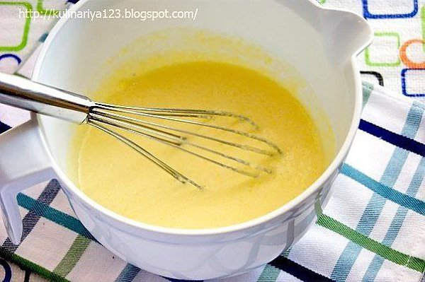 Быстрый заливной пирог с луком и яйцом.Ингредиенты:Кефир (йогурт, сметана) — 400 гМасло сливочное — ... - 3