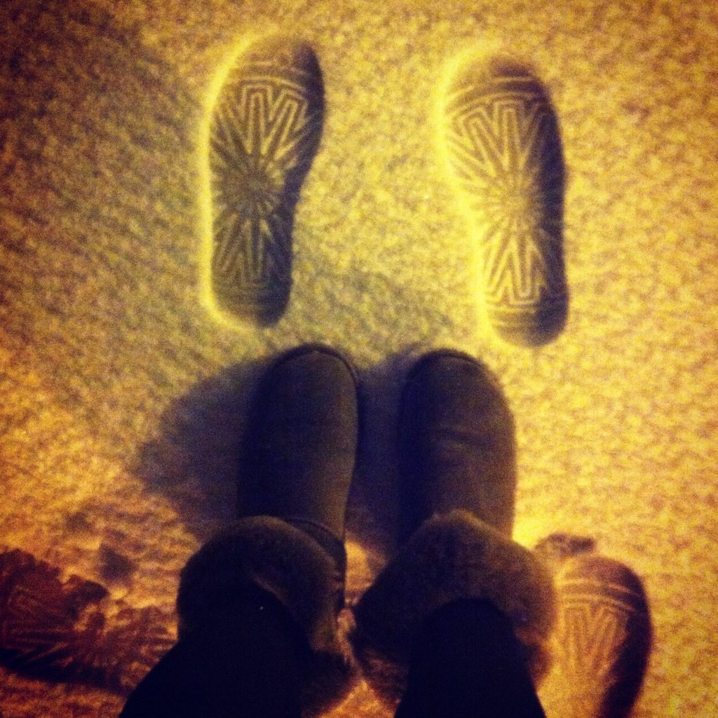     Ugg Australia    ?      ... - 7