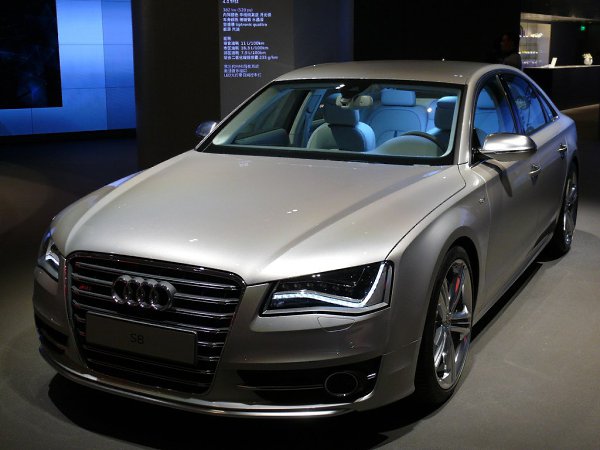 Audi S8