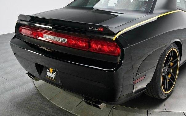 Dodge Challenger SRT8 - 5