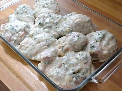 Куриные голени в сметанном маринаде.Вам потребуется: Курица голени — 1300 гСметана — 1 стаканЛимон — ... - 6